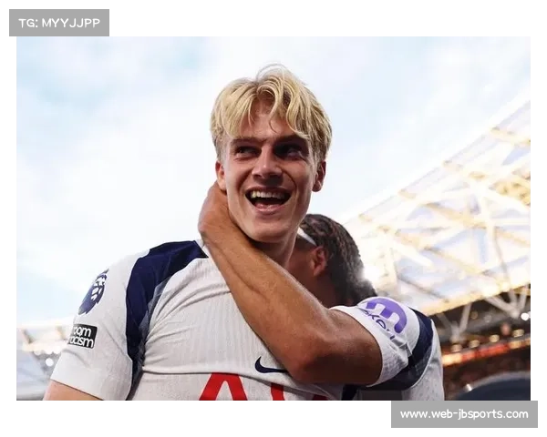 热刺1-0客胜水晶宫，19岁小将格雷打入英超首球成队史最年轻进球者